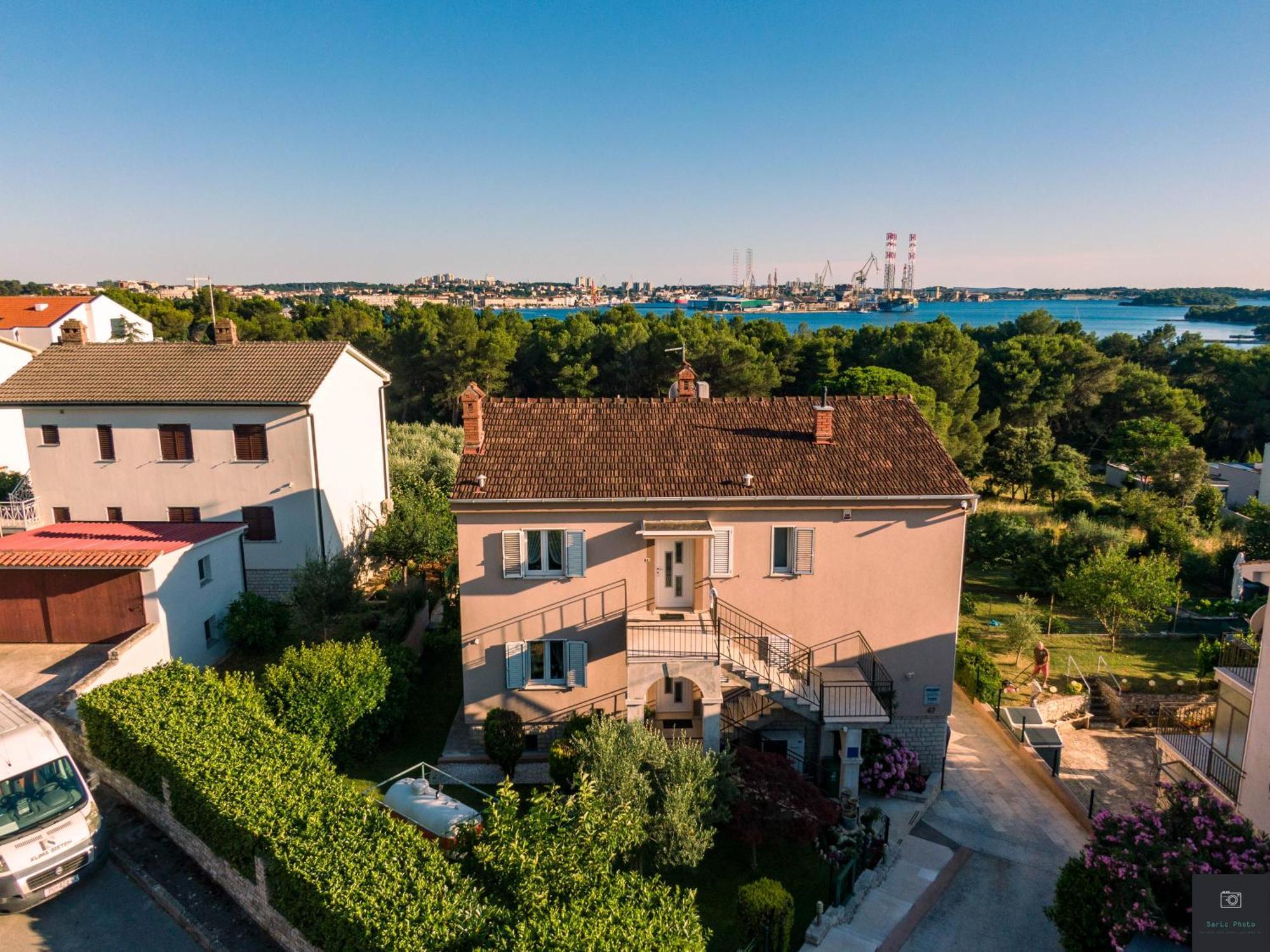 Apartman Nino Pula Exterior foto